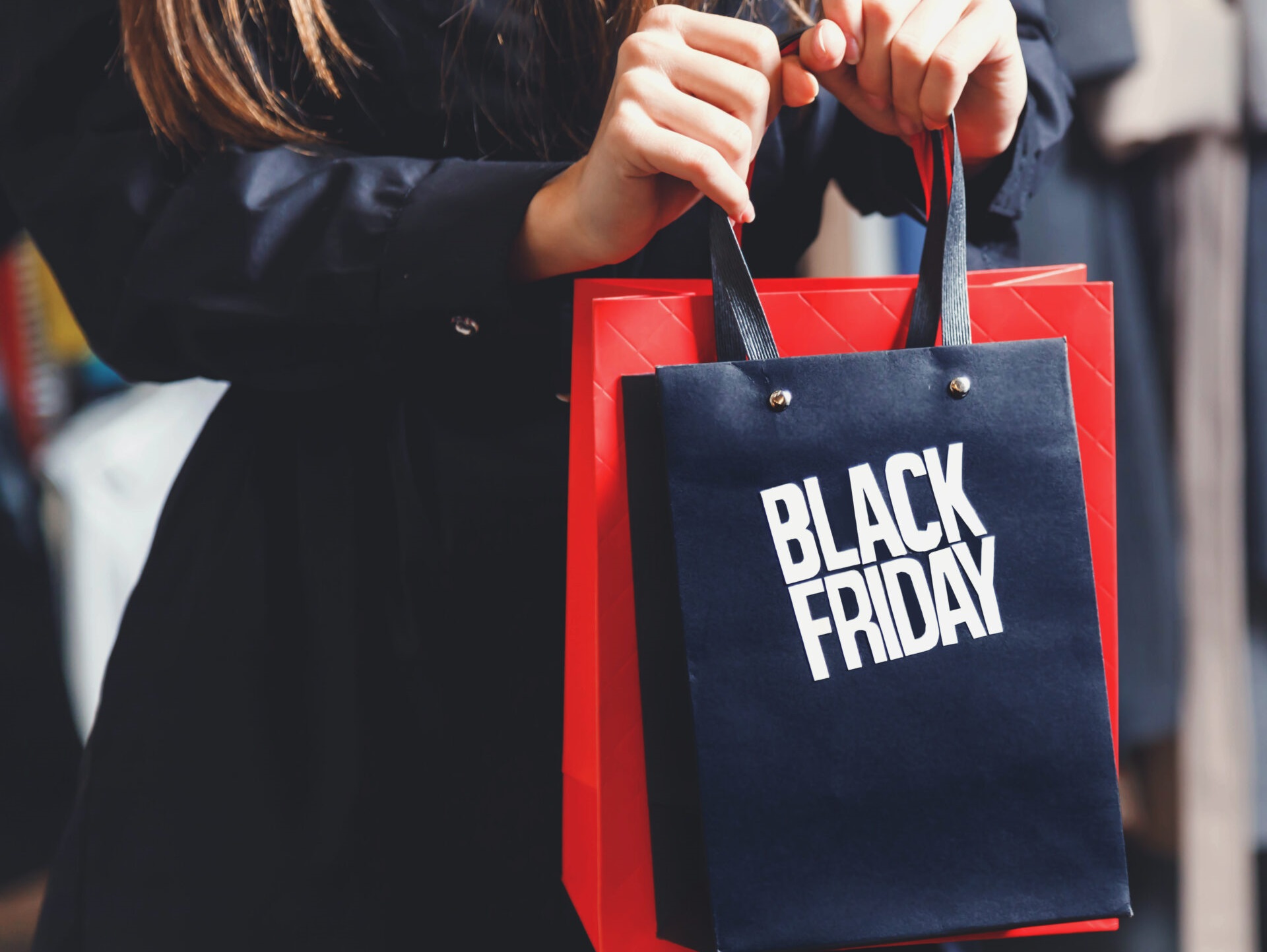 Préparez-vous pour le Black Friday : Offres exclusives en mode de luxe à Gallery